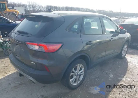 2020 Ford Escape S z USA, uszkodzony, nr VIN 1FMCU0F6XLUB62546